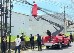 Konsisten, Kini Giliran Kabel di Sepanjang Jalan A. Yani Dirapihkan Bid. Jalan DPUTR Kota Tasik